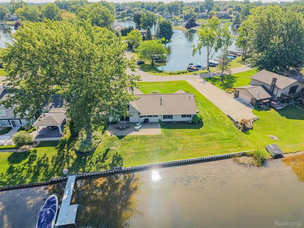 4977 Wavewood Drive, Commerce Township, Mi 48382
