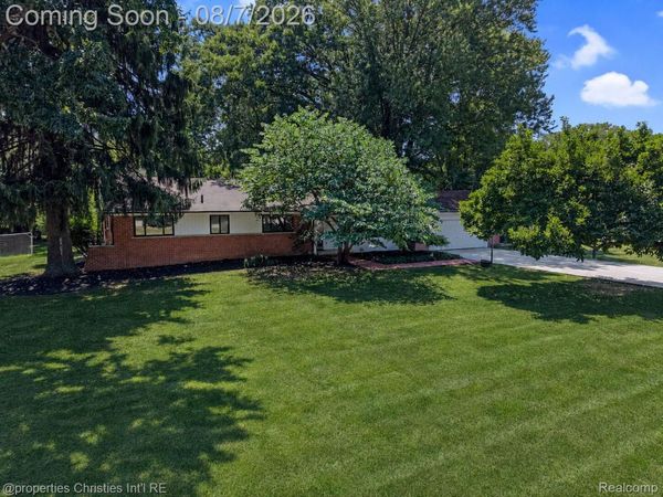 24711 Tudor Lane, Franklin Village, Mi 48025
