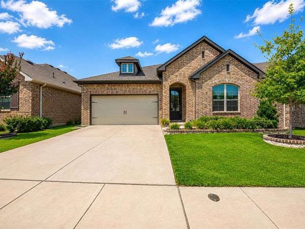 8637 Spindletop Drive, Fort Worth, TX 76120