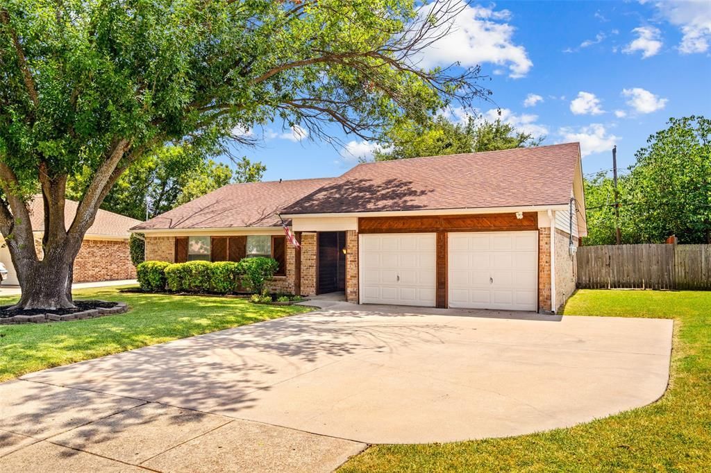 1032 Kane Street, Benbrook, TX 76126 Main Photo