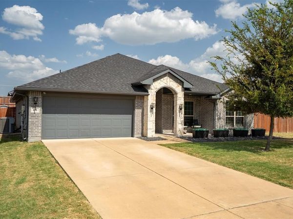 111 Columbia Street , Farmersville, TX 75442
