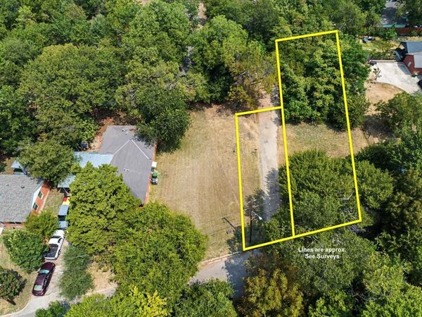 3815 Higgins Avenue , Cockrell Hill, TX 75211