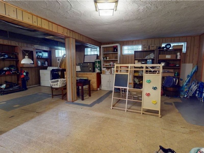 8423 Greenlawn Avenue, Parma, OH 44129 Photo 20