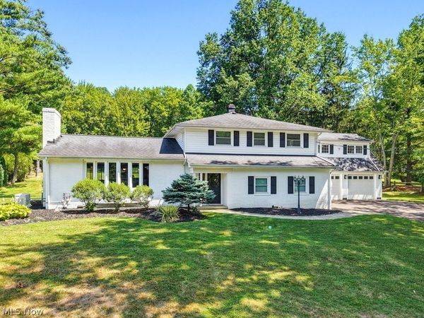 13931 Fox Hollow Drive , Novelty, OH 44072