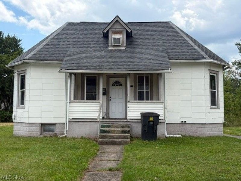 1479 West Avenue NW, Warren, OH 44483 Photo 2