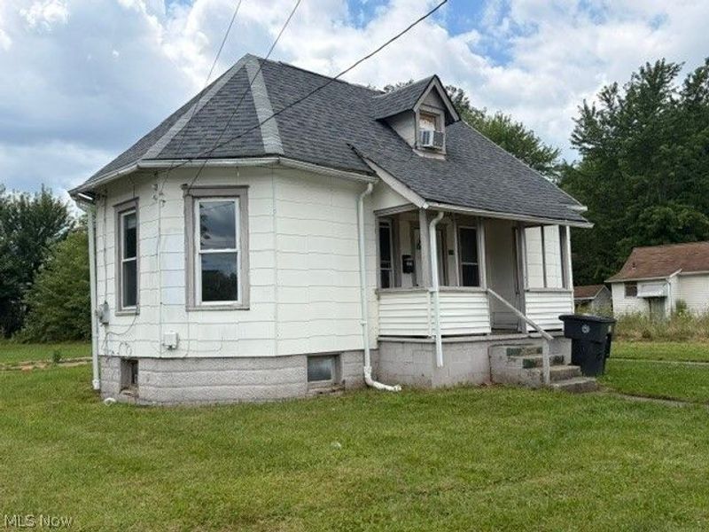 1479 West Avenue NW, Warren, OH 44483 Photo 4