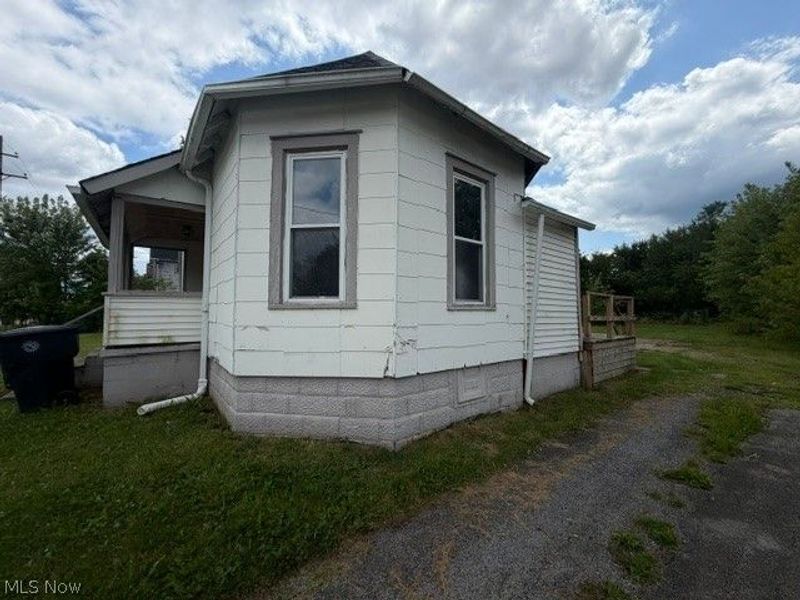 1479 West Avenue NW, Warren, OH 44483 Photo 6