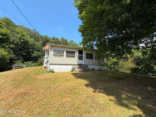 1218 Breazeale Rd , Lenoir City, TN 37771