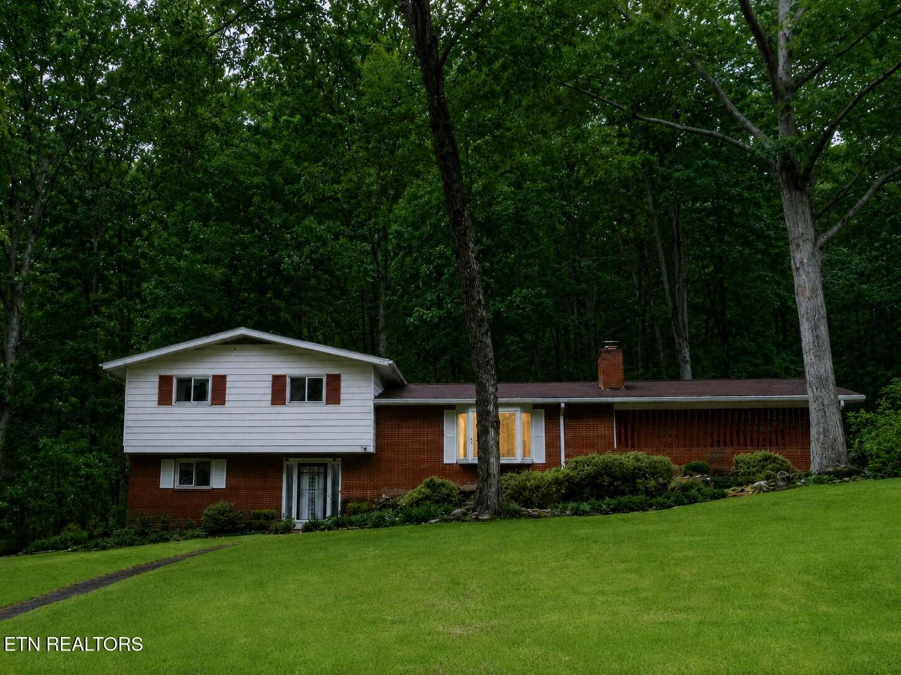 139 Nebraska Ave , Oak Ridge, TN 37830 Main Photo