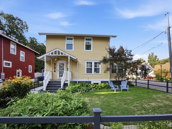 724 11th Avenue N, Fargo, ND 58102