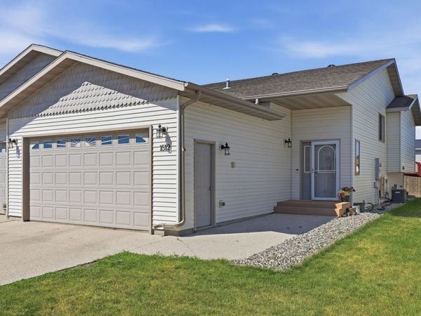 1512 19th Avenue E, West Fargo, ND 58078