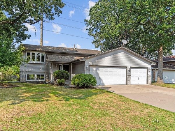 2624 94th Avenue N, Brooklyn Park, MN 55444
