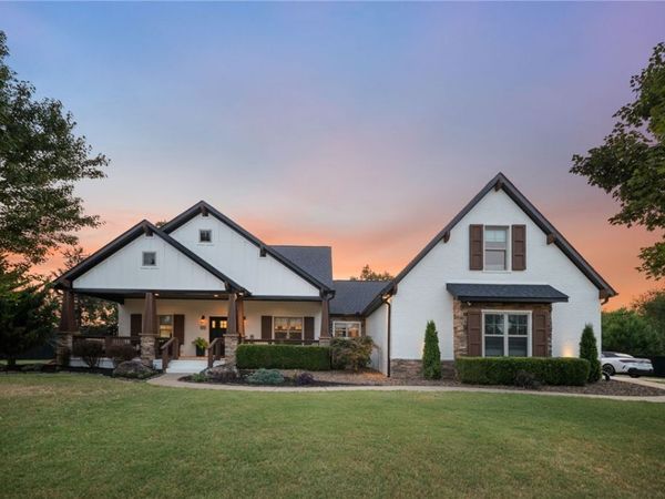 12175 Lost Oak Drive , Bentonville, AR 72712