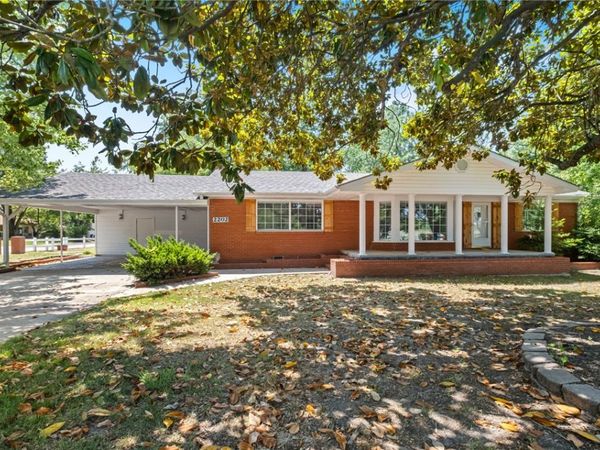 2202 University Street , Siloam Springs, AR 72761