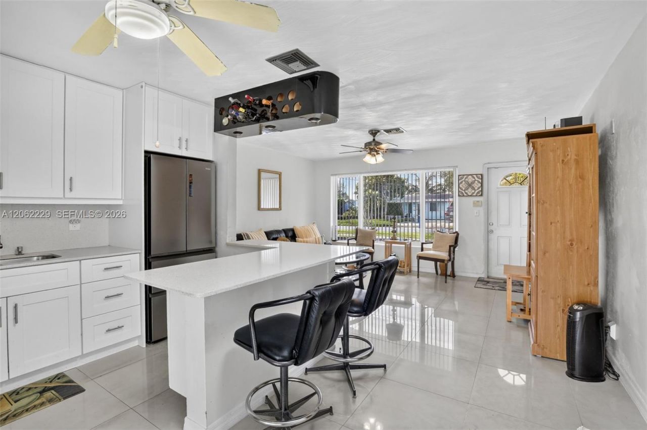 2731 Bruce Ter, Hollywood, FL 33020 Photo