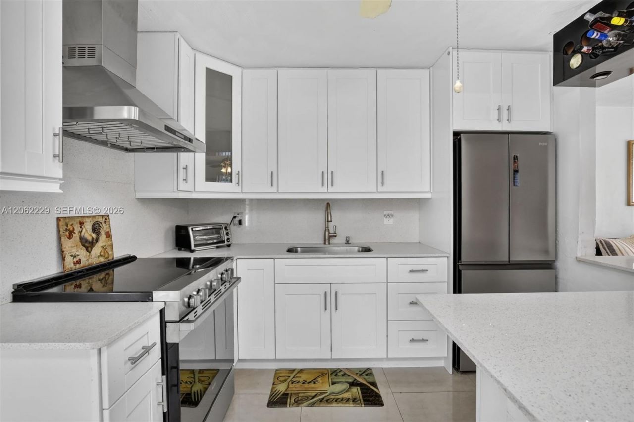2731 Bruce Ter, Hollywood, FL 33020 Photo