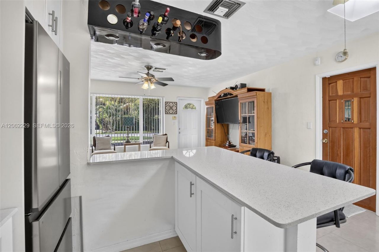 2731 Bruce Ter, Hollywood, FL 33020 Photo