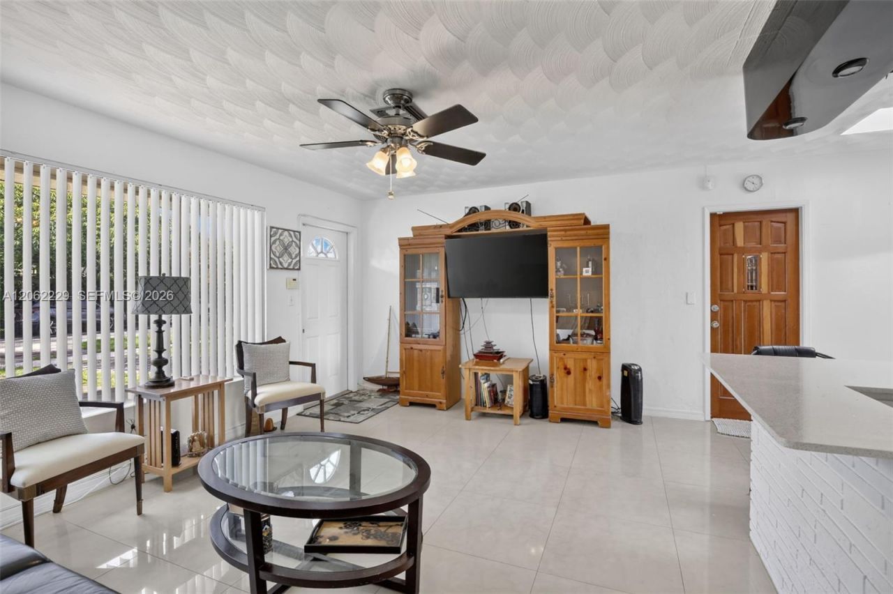 2731 Bruce Ter, Hollywood, FL 33020 Photo