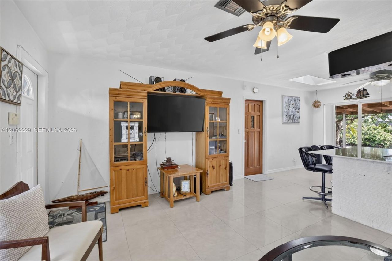 2731 Bruce Ter, Hollywood, FL 33020 Photo
