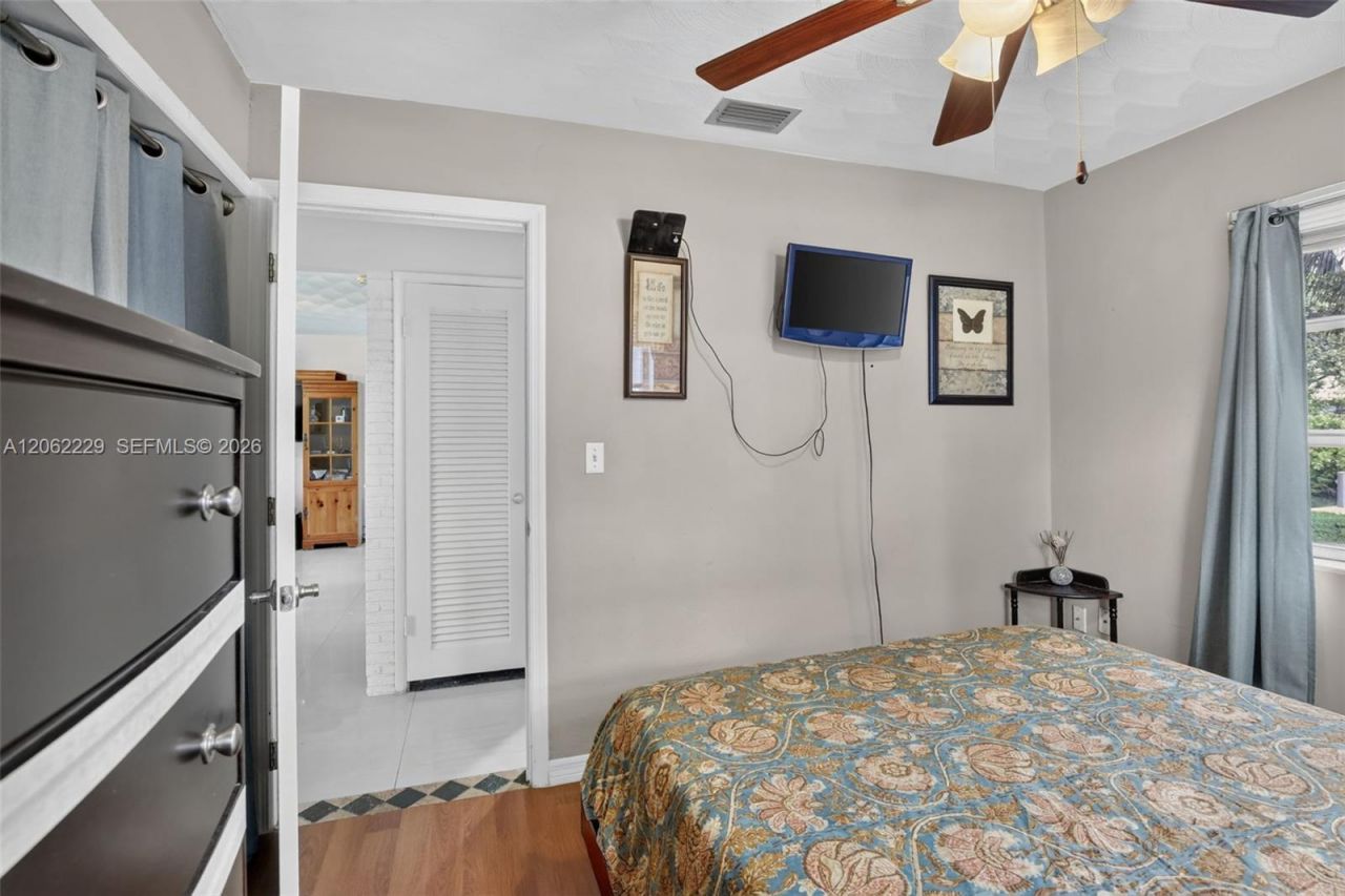 2731 Bruce Ter, Hollywood, FL 33020 Photo