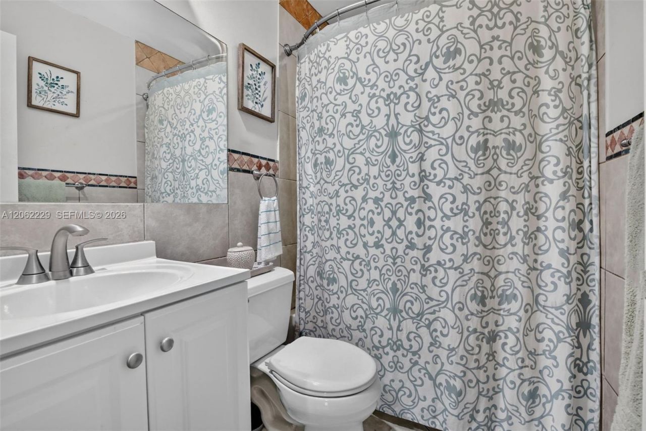 2731 Bruce Ter, Hollywood, FL 33020 Photo