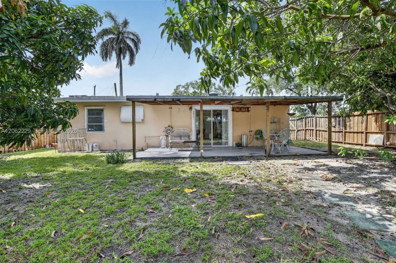 2731 Bruce Ter, Hollywood, FL 33020 Photo