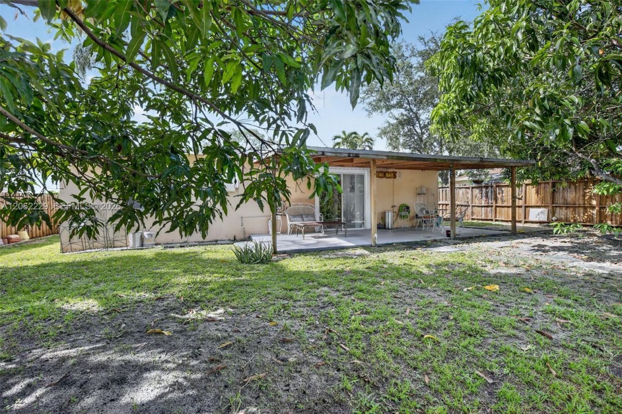 2731 Bruce Ter, Hollywood, FL 33020 Photo