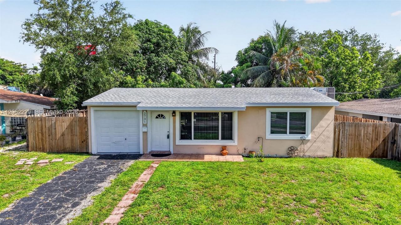 2731 Bruce Ter, Hollywood, FL 33020 Photo