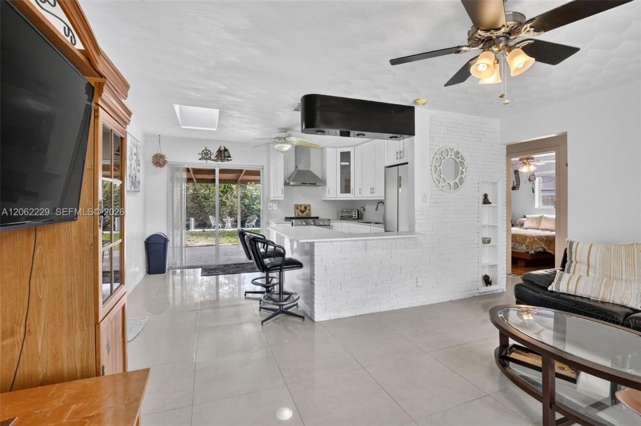 2731 Bruce Ter, Hollywood, FL 33020 Photo