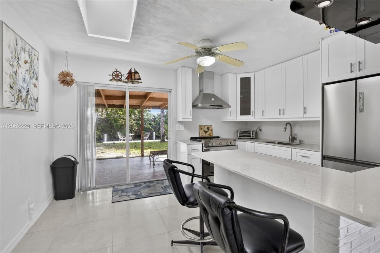 2731 Bruce Ter, Hollywood, FL 33020 Photo