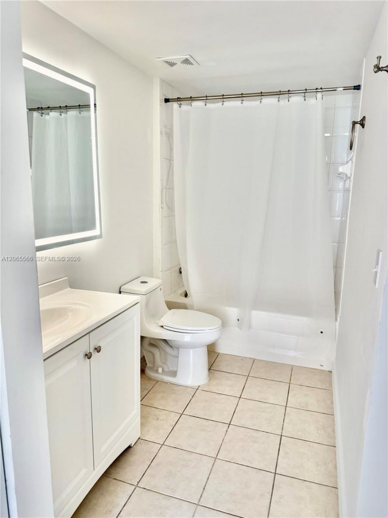 8010 N Nob Hill Rd , Unit 102, Tamarac, FL 33321 Photo