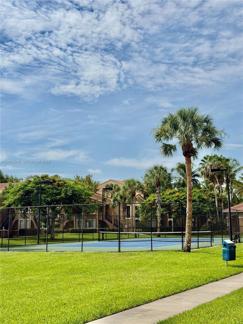 8010 N Nob Hill Rd , Unit 102, Tamarac, FL 33321 Photo