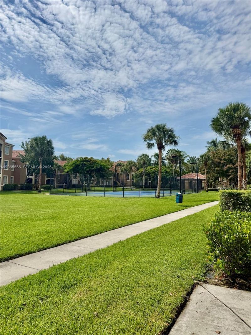 8010 N Nob Hill Rd , Unit 102, Tamarac, FL 33321 Photo