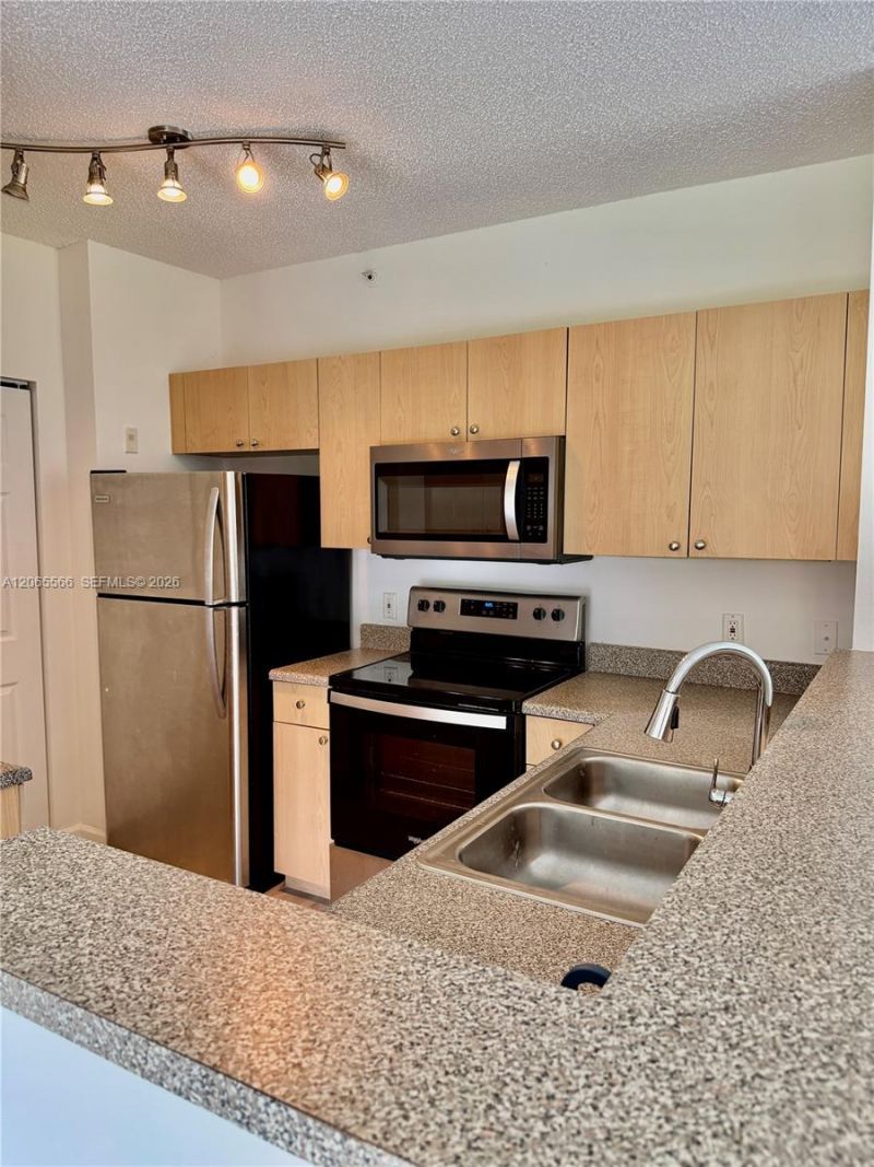 8010 N Nob Hill Rd , Unit 102, Tamarac, FL 33321 Photo