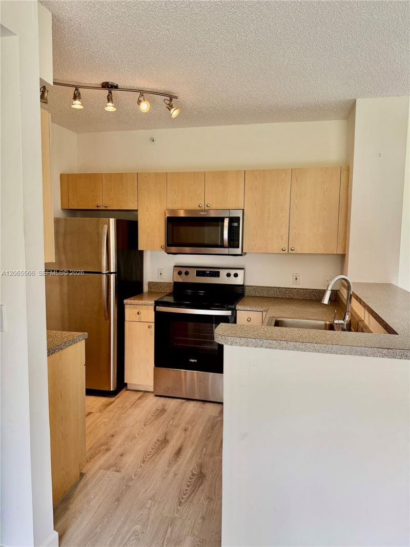 8010 N Nob Hill Rd , Unit 102, Tamarac, FL 33321 Photo