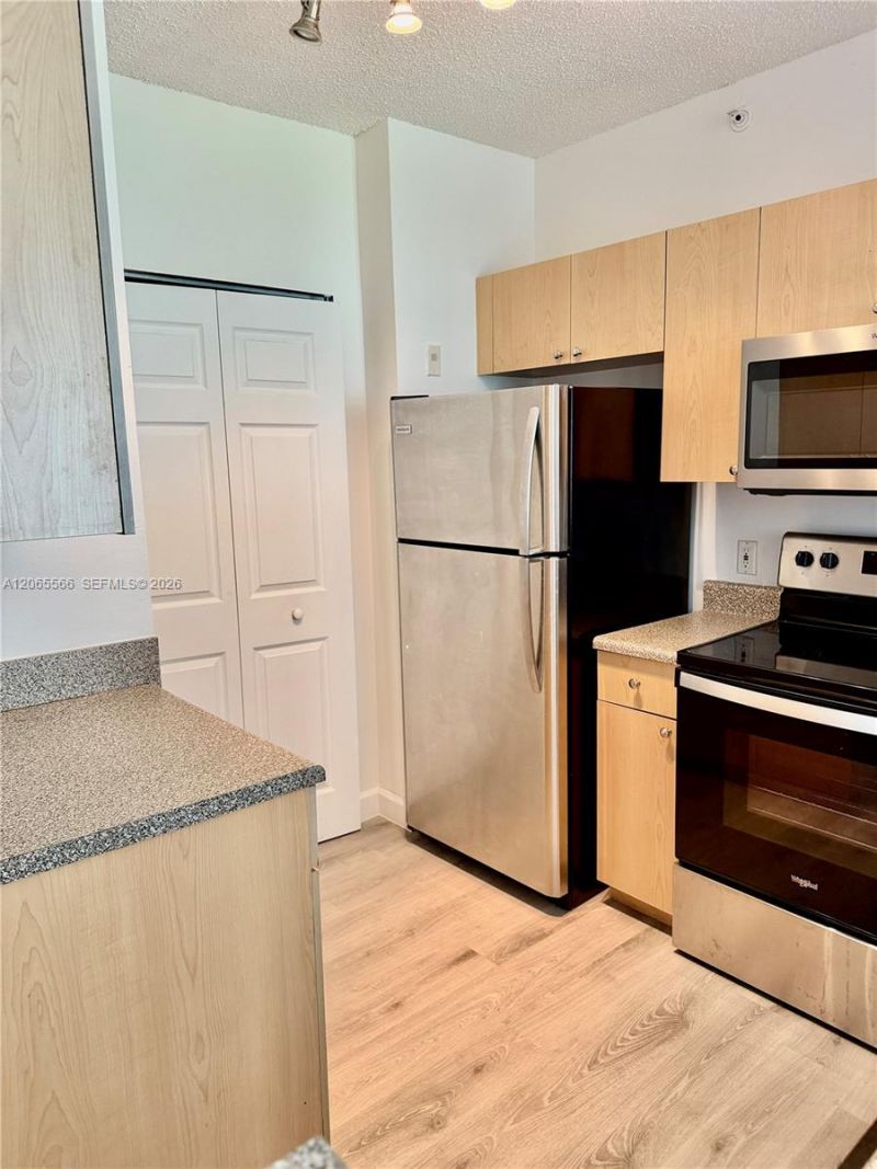 8010 N Nob Hill Rd , Unit 102, Tamarac, FL 33321 Photo