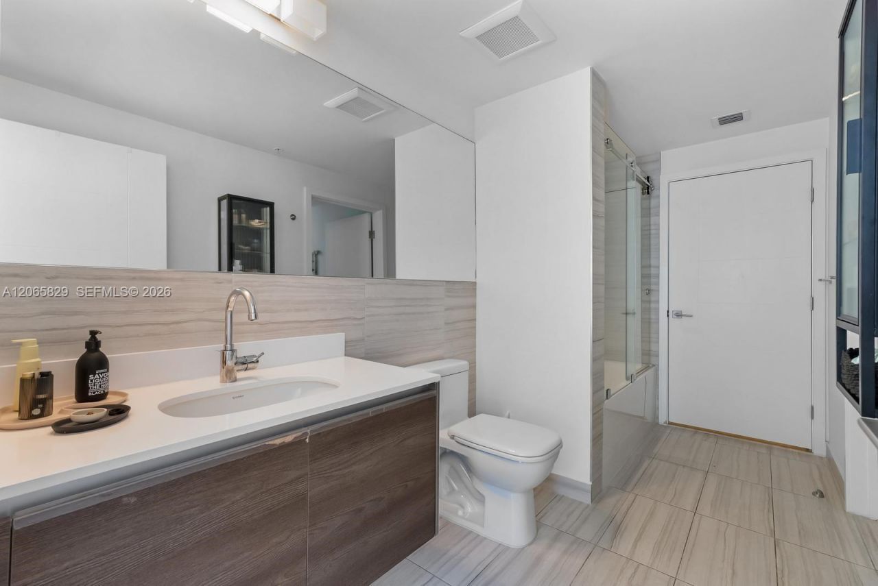 301 Altara Ave, Unit 630, Coral Gables, FL 33146 Photo