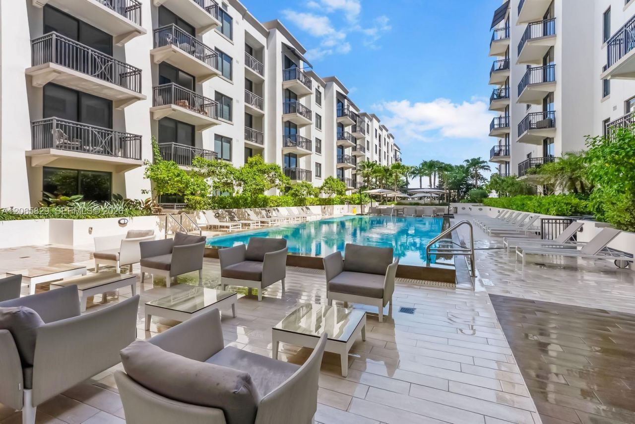 301 Altara Ave, Unit 630, Coral Gables, FL 33146 Photo