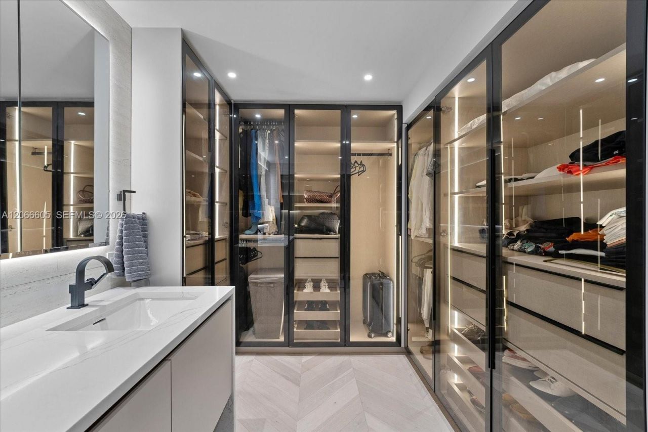 881 Ocean Dr , Unit 11H, Key Biscayne, FL 33149 Photo