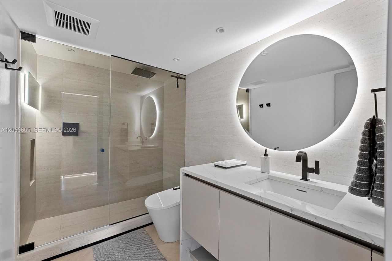 881 Ocean Dr , Unit 11H, Key Biscayne, FL 33149 Photo
