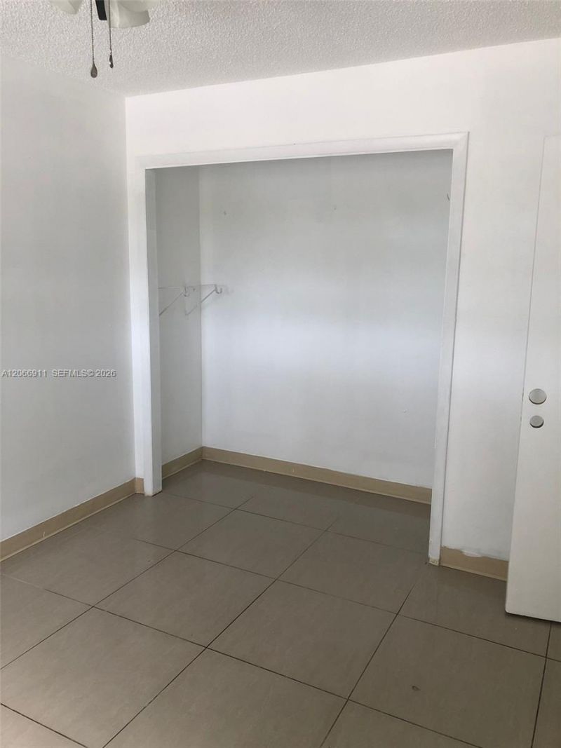 220 SW 9th Ave, Unit 201, Hallandale Beach, FL 33009 Photo