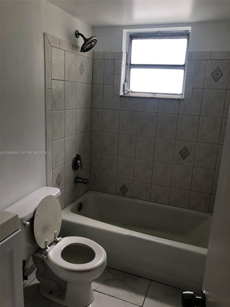 220 SW 9th Ave, Unit 201, Hallandale Beach, FL 33009 Photo
