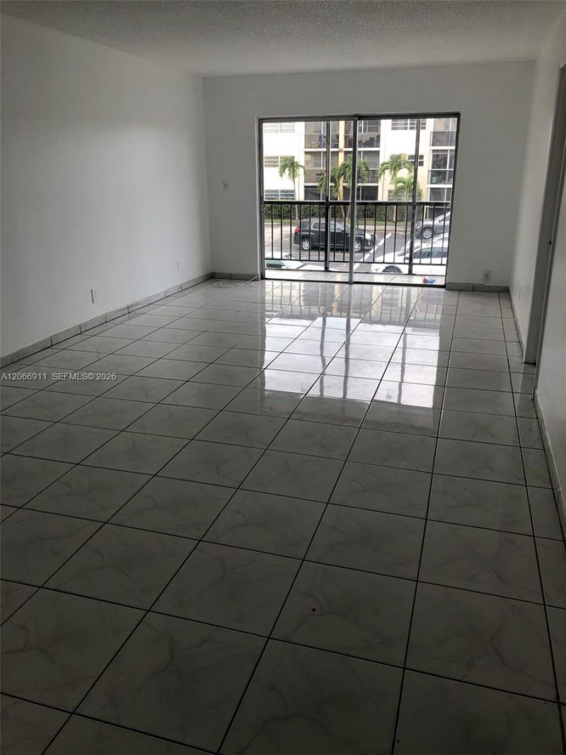 220 SW 9th Ave, Unit 201, Hallandale Beach, FL 33009 Photo