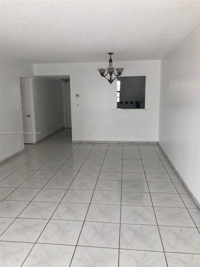 220 SW 9th Ave, Unit 201, Hallandale Beach, FL 33009 Photo