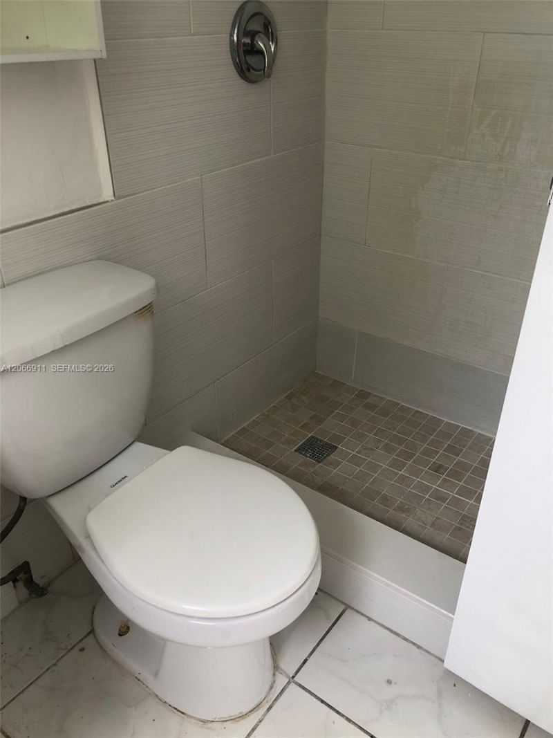220 SW 9th Ave, Unit 201, Hallandale Beach, FL 33009 Photo