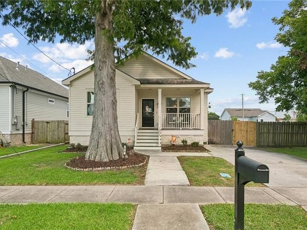 1619 CENTER Street , Arabi, LA 70032