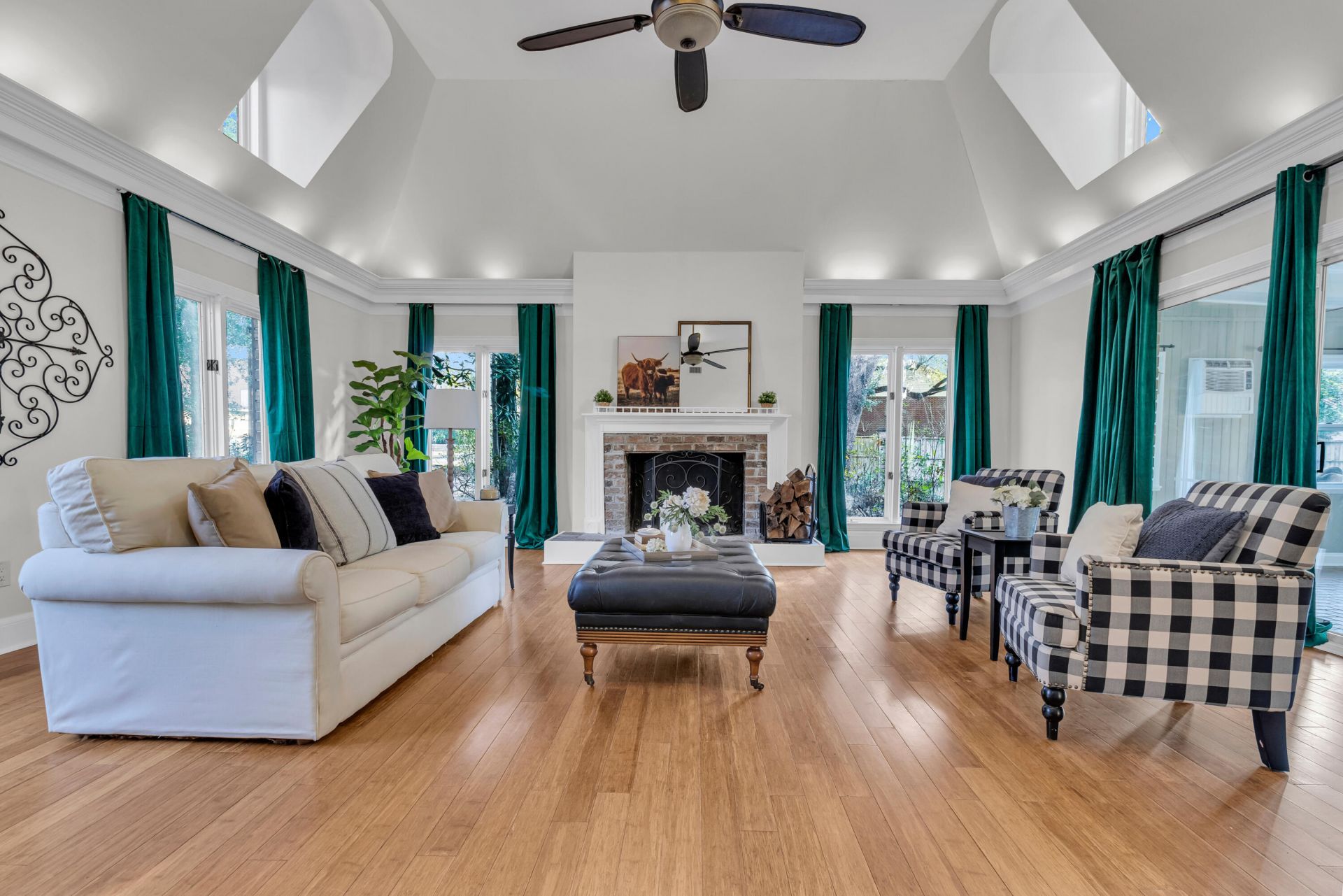 428 Carn Street Photo 6