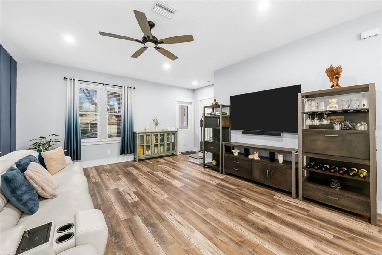 607 12th Avenue S, Saint Petersburg, FL 33701 Photo