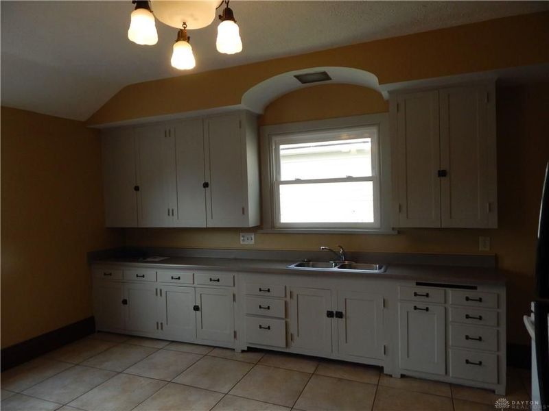 92 E Franklin Street, Dayton, OH 45459 Photo 5