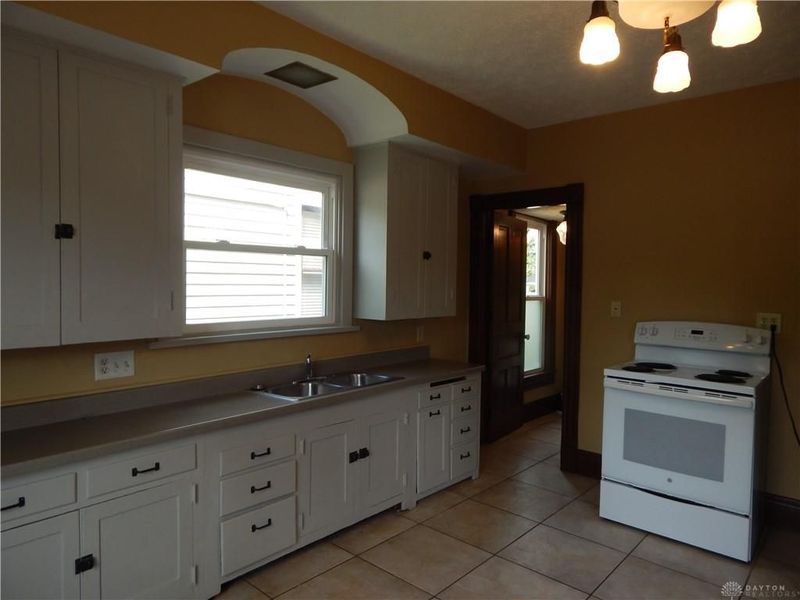 92 E Franklin Street, Dayton, OH 45459 Photo 6